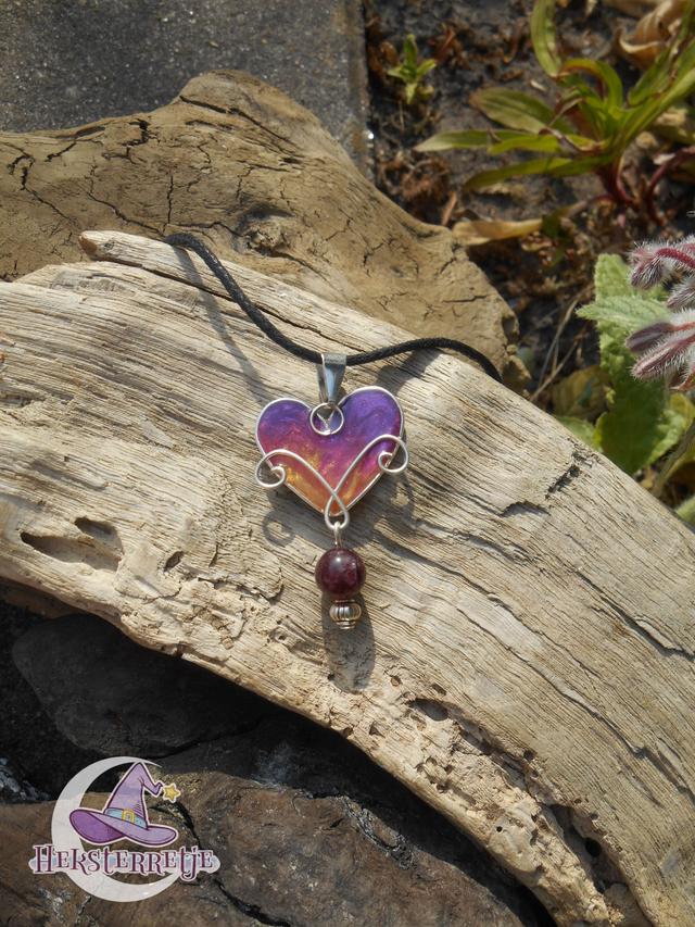 Heksenhart ketting met edelsteen