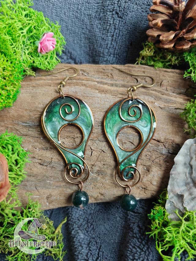 Elvenstijl oorbellen met mosagaat