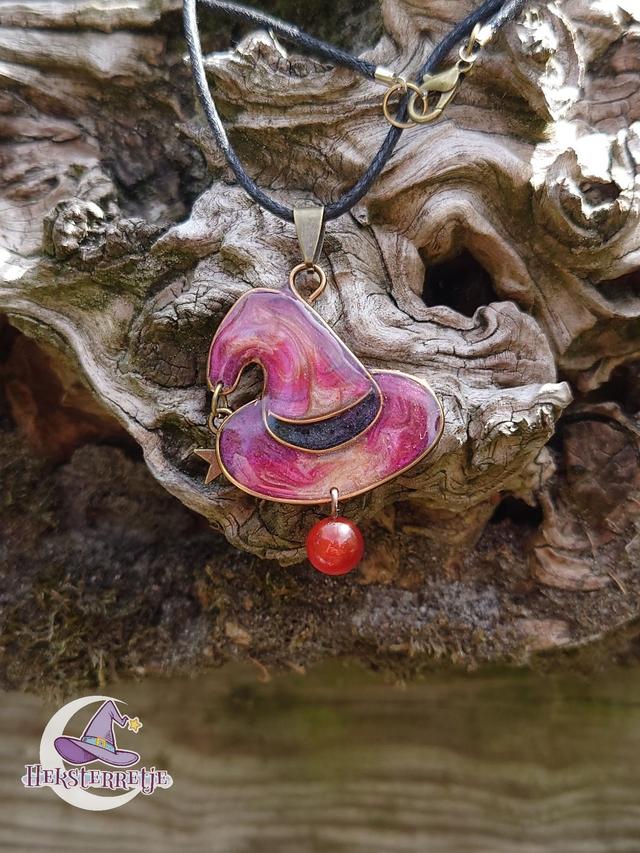 Heksenhoed ketting met edelsteen