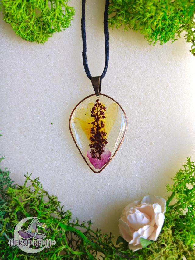 Bloemenzee ketting met hortensia & goudsbloem