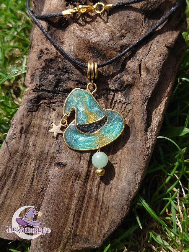 Heksenhoed ketting met edelsteen
